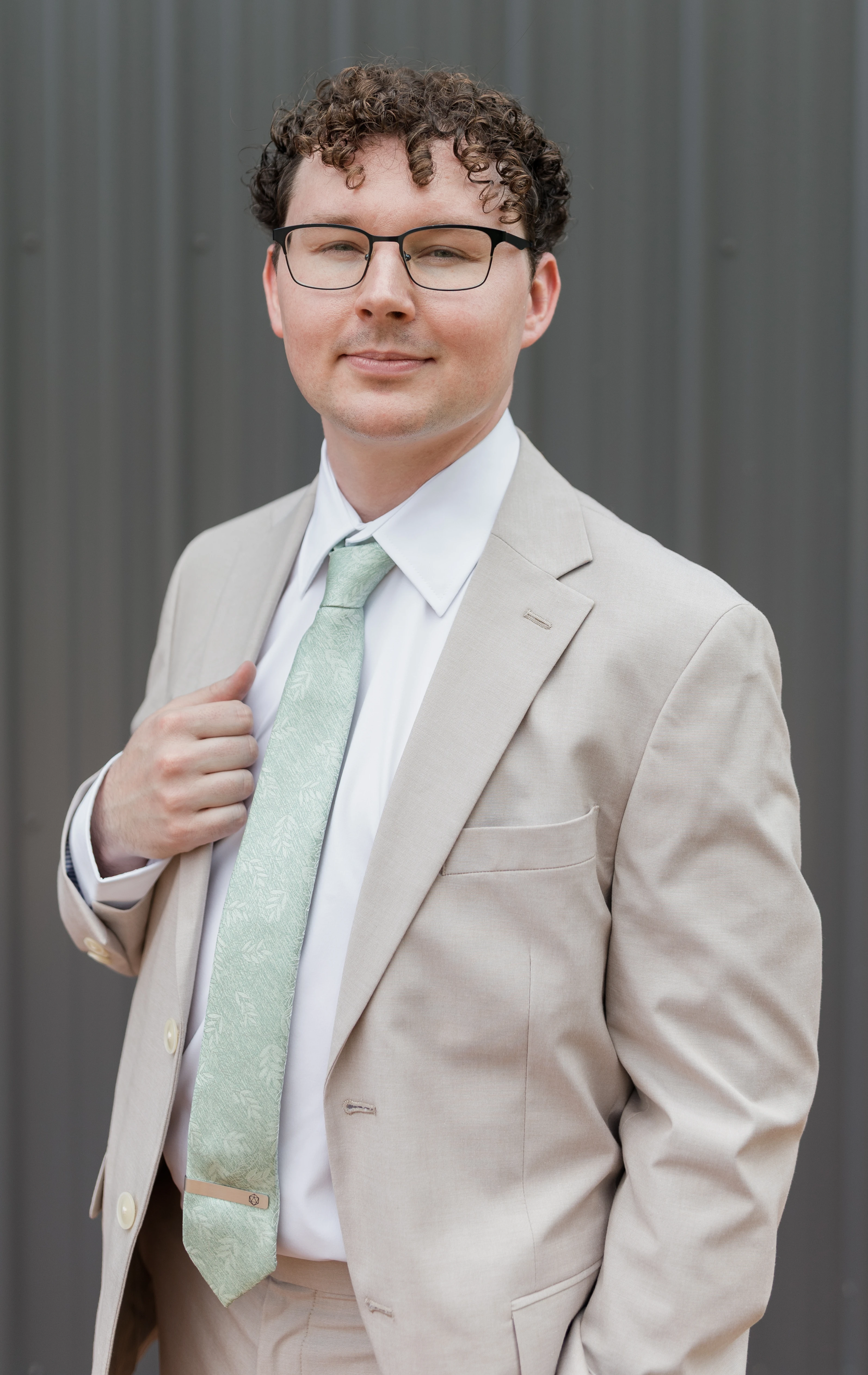 A headshot of Ian